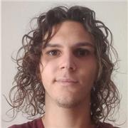 Estudiante de Universidad de Ciencias Ambientales, hasta bachillerato.